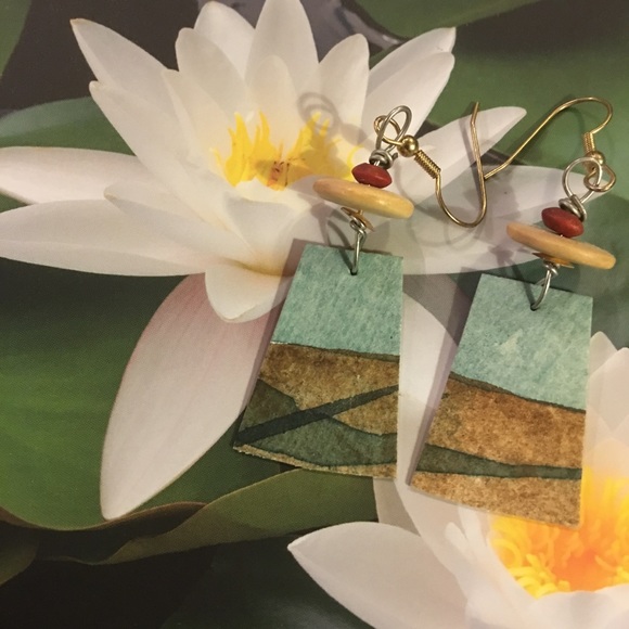 AMELIA PASTICHE DESIGN upcycled ooak earrings handmade - Picture 1 of 2